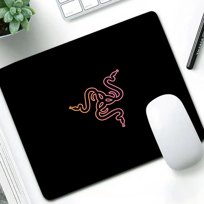 Razer Luxury Mouse Pad Anime G - Desk Setup Accessories ulasan dan harga